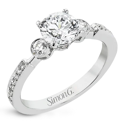 Women's Solitaire Diamond Rings with Round - Cut Diamonds and Platinum Settings for an Elegant EngagementEngagement Ring in 18k Gold with Diamonds