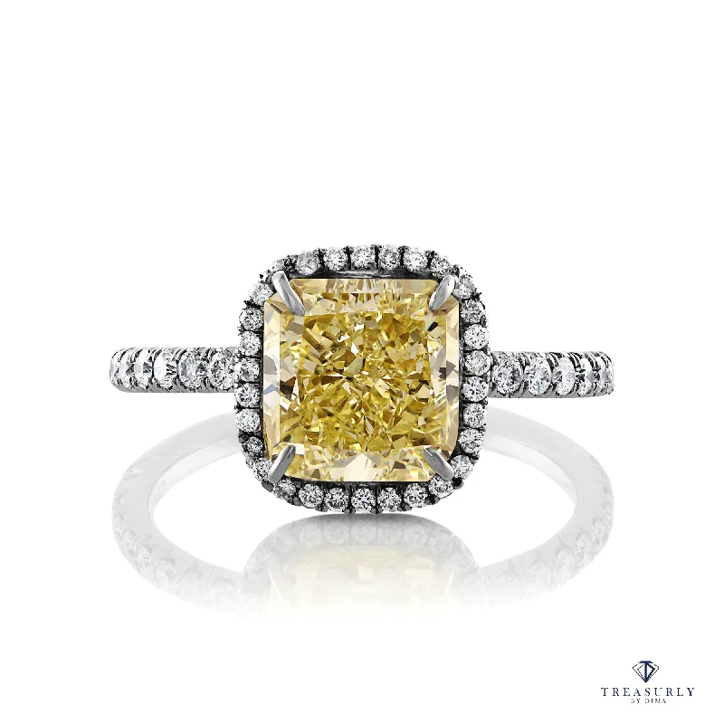 Signature - Design Women's Diamond Rings with a Brand - Specific Pattern and High - Quality DiamondsGIA 3.14ctw Estate Vintage Natural Fancy Yellow Radiant Diamond Plat 18k Ring