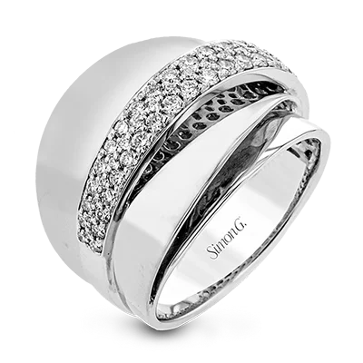 Halo - Style Women's Diamond Rings with a Center Diamond Surrounded by Smaller Diamonds in 18K GoldRight Hand Ring in 18k Gold with Diamonds