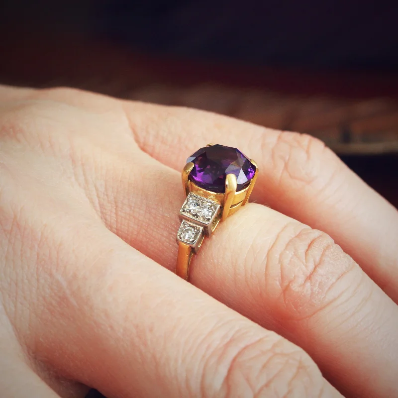 Diamond - Encrusted Women's Rings for Special Occasions in 18K GoldVibrant Vintage Amethyst & Diamond Dress Ring