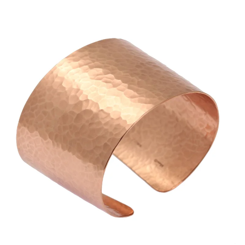 Gold - Plated Women's Cuff Bracelets with Precious Gemstone Inlays for Luxury and EleganceHammered Copper Cuff Bracelet