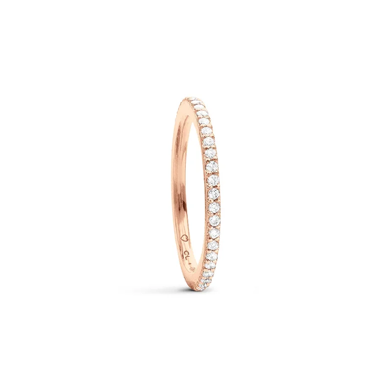 Moissanite - Set Wedding Bands in Yellow Gold for a Sparkling and Ethical Alternative to DiamondsLove Bands 18K Rosegold Ring w. Diamonds